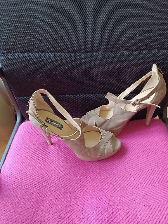 Scarpe da donna: Sandales à talons – Usato da Soyhières venduto da 5jm_5czl 2