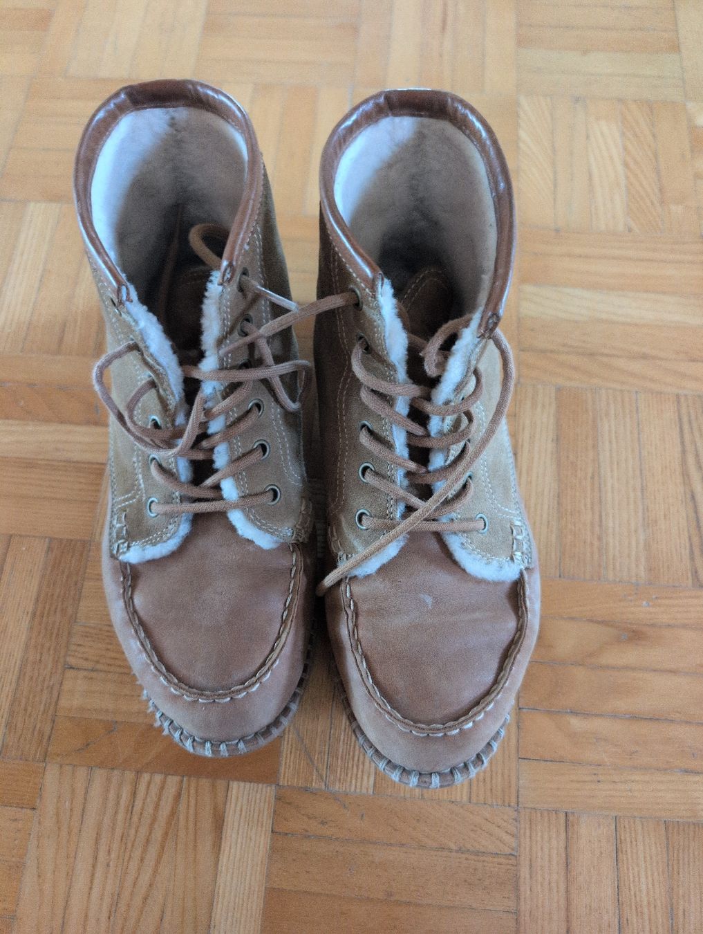 Ugg Scarpe da donna: UGG Lammfell Schuhe – Usato da Bonaduz venduto da ChristinaCh 1