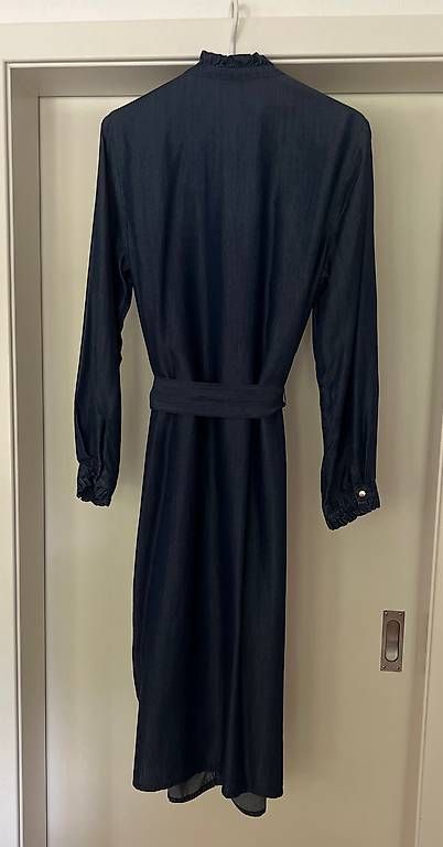 Robes: S.OLIVER Jeans-Midikleid NEU!  – D'occasion à Basel par Findus78 1