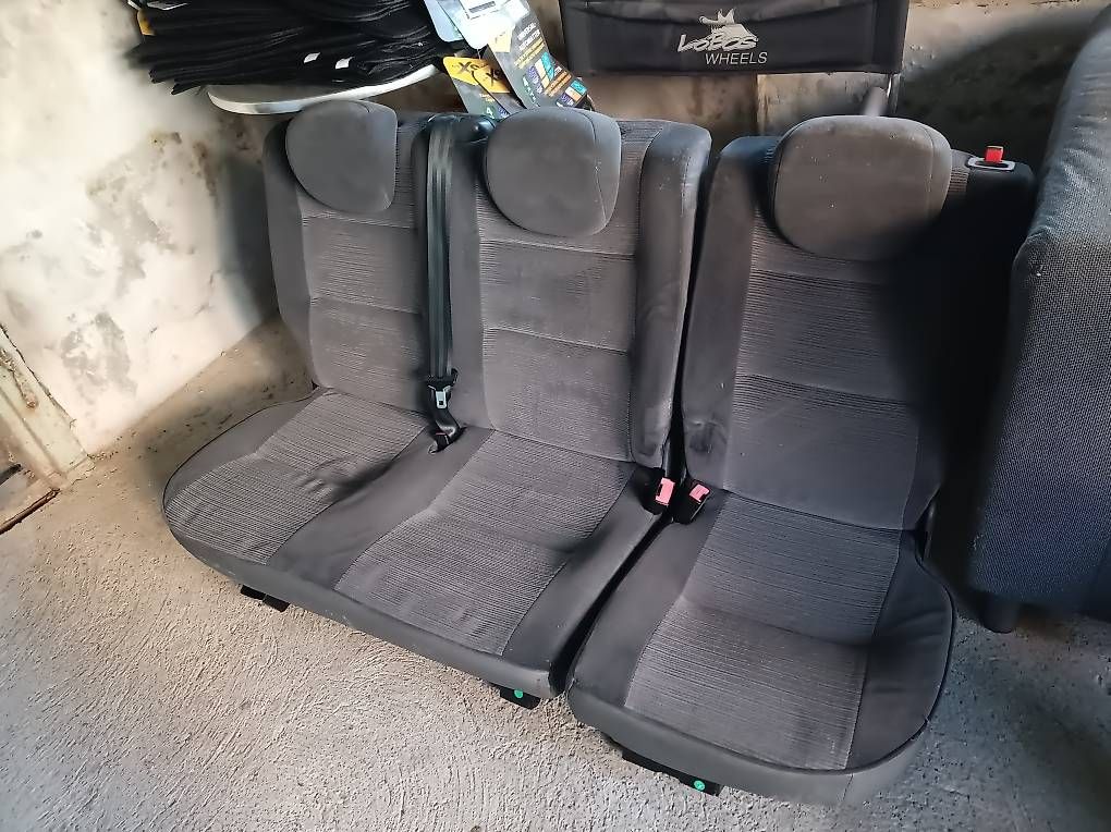 Tutti pezzi di ricambio auto: Sitz hinten Rücksitz  Citroen Berlingo 2005 – Usato da Hindelbank venduto da mbcar 1