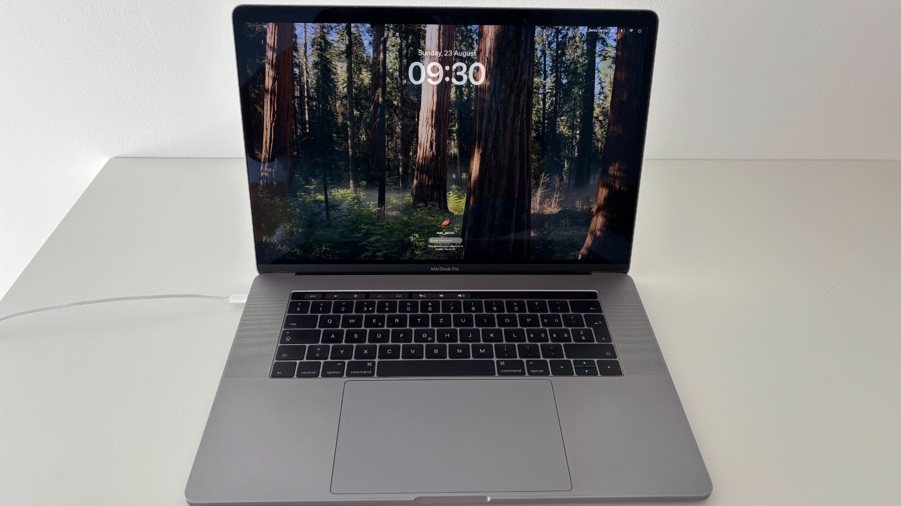 Apple Notebooks: MacBook Pro 15", 16GB, 1TB SSD, macOS Sequoia – Gebraucht aus Rheinfelden von sabine0101