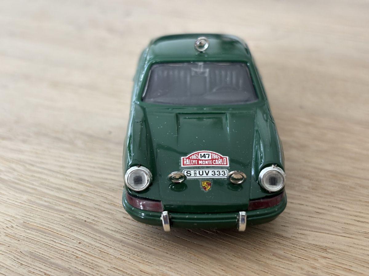 Porsche Modellini d'auto: 1 Porsche 911**1:43** – Usato da Volketswil venduto da Car6 3