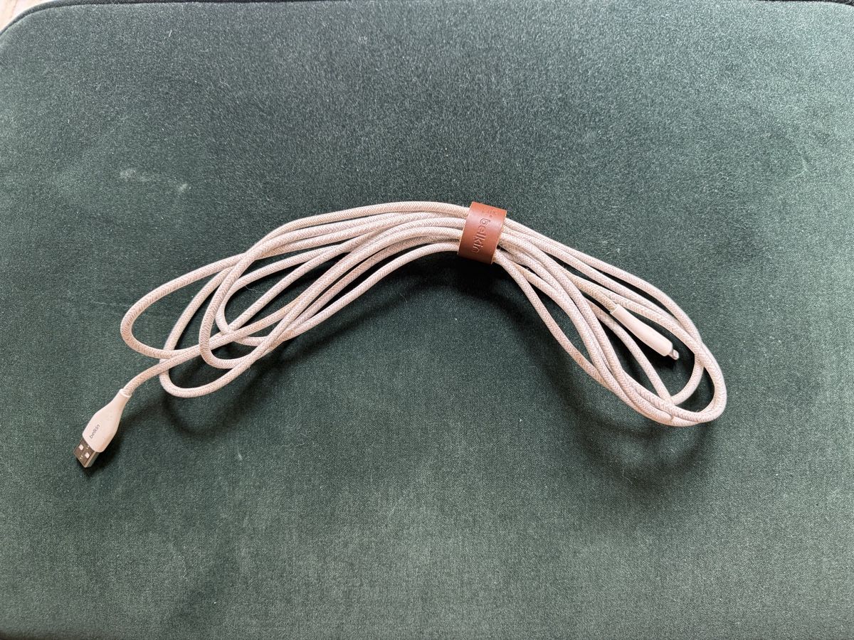 Belkin Cavi: BELKIN Lightning auf USB 2.0 Typ-A Ladekabel, 3 meter – Usato da Luzern venduto da ele_n5yn
