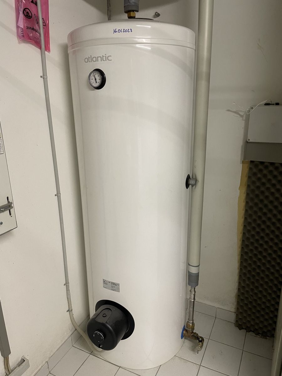 Sanitari: Boiler à eau Atlantic 300 lit – Nuovo (secondo la descrizione) da St-Aubin FR venduto da Centaure