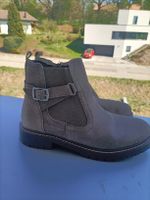 Bottines en daim grises, taille 38 - Look tendance!