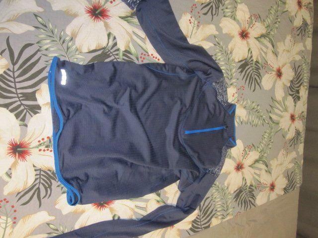 Kleiderpakete: Radhose und ein T-Shirt. – Gebraucht aus Ehrendingen von spanky11 3