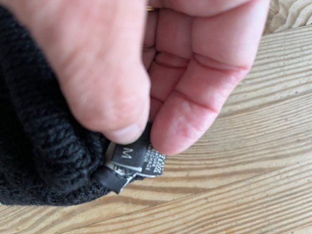 Guess Copricapi, berretti & cappellini: Bonnet Guess Taille M – Usato da Veyrier venduto da kimedovapa 2