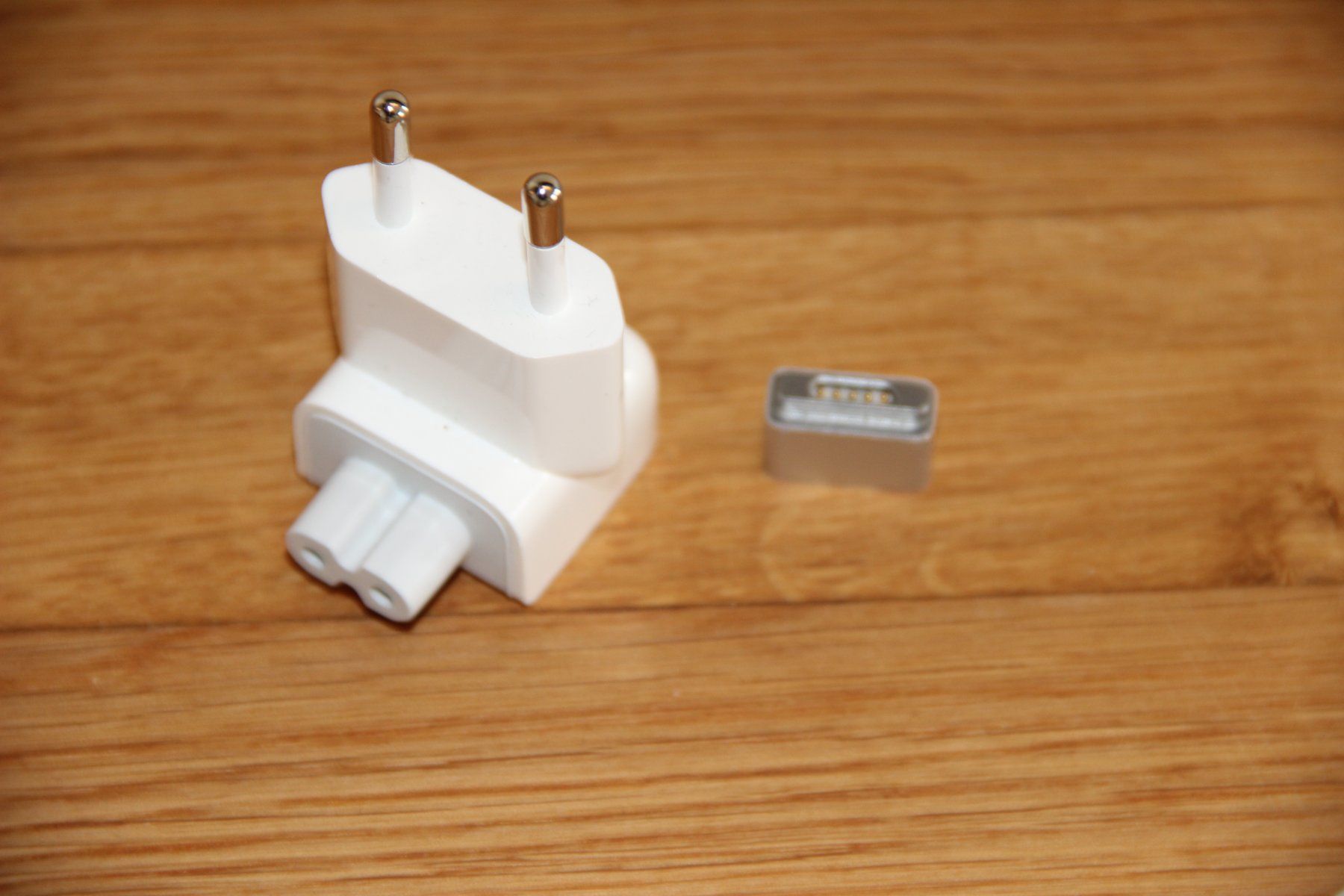 Apple Caricabatterie: Apple 60W MagSafe Power Adapter MacBook – Usato da Dübendorf venduto da Baloo81 2