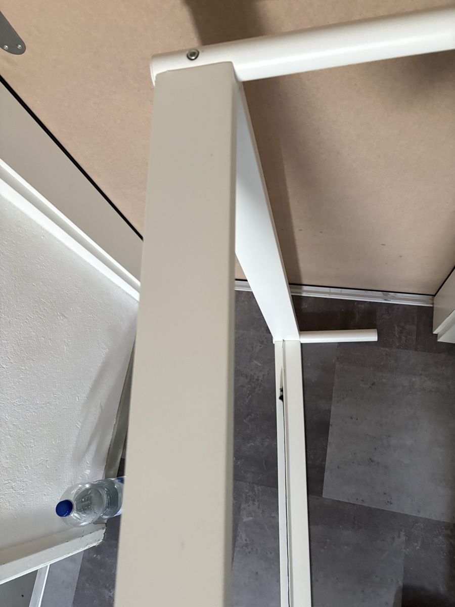 Letti: Neuwertiges Bett aus Metall – Usato da Ipsach venduto da Rbaba10