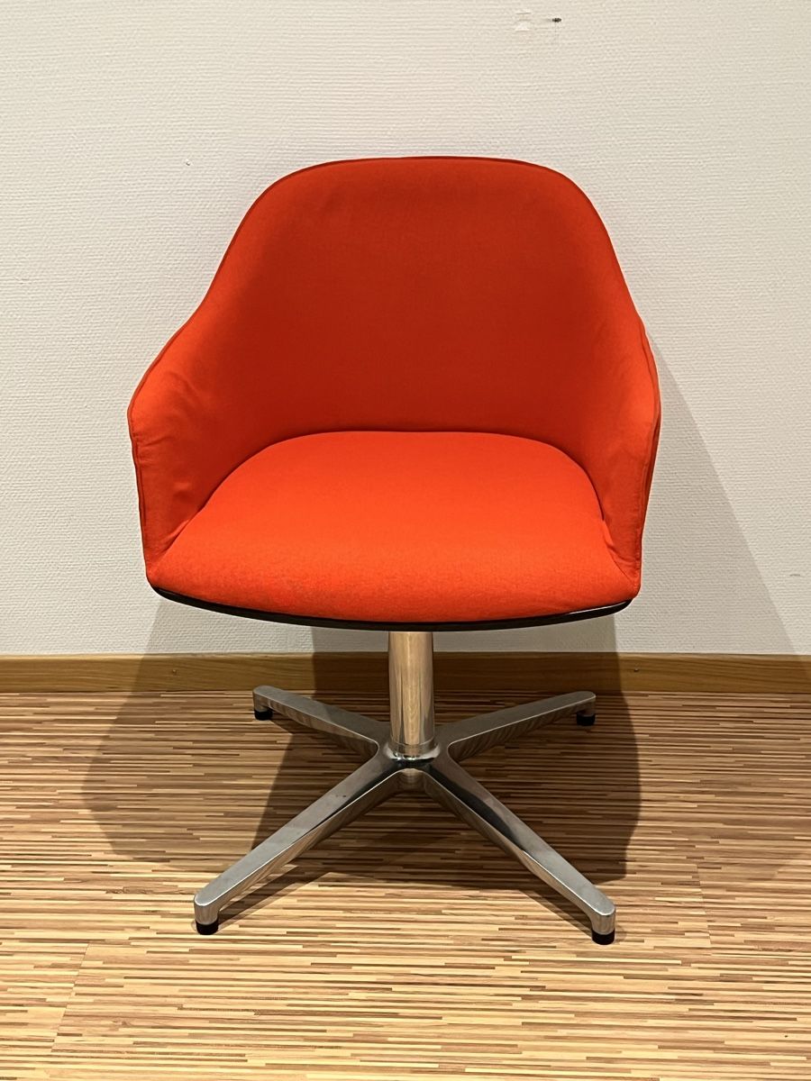 Vitra Sessel: Vitra Softshell Chair orange Ronan Erwan Bouroullec 2 Stk. – Gebraucht aus Adliswil von buch_und_kunst 2