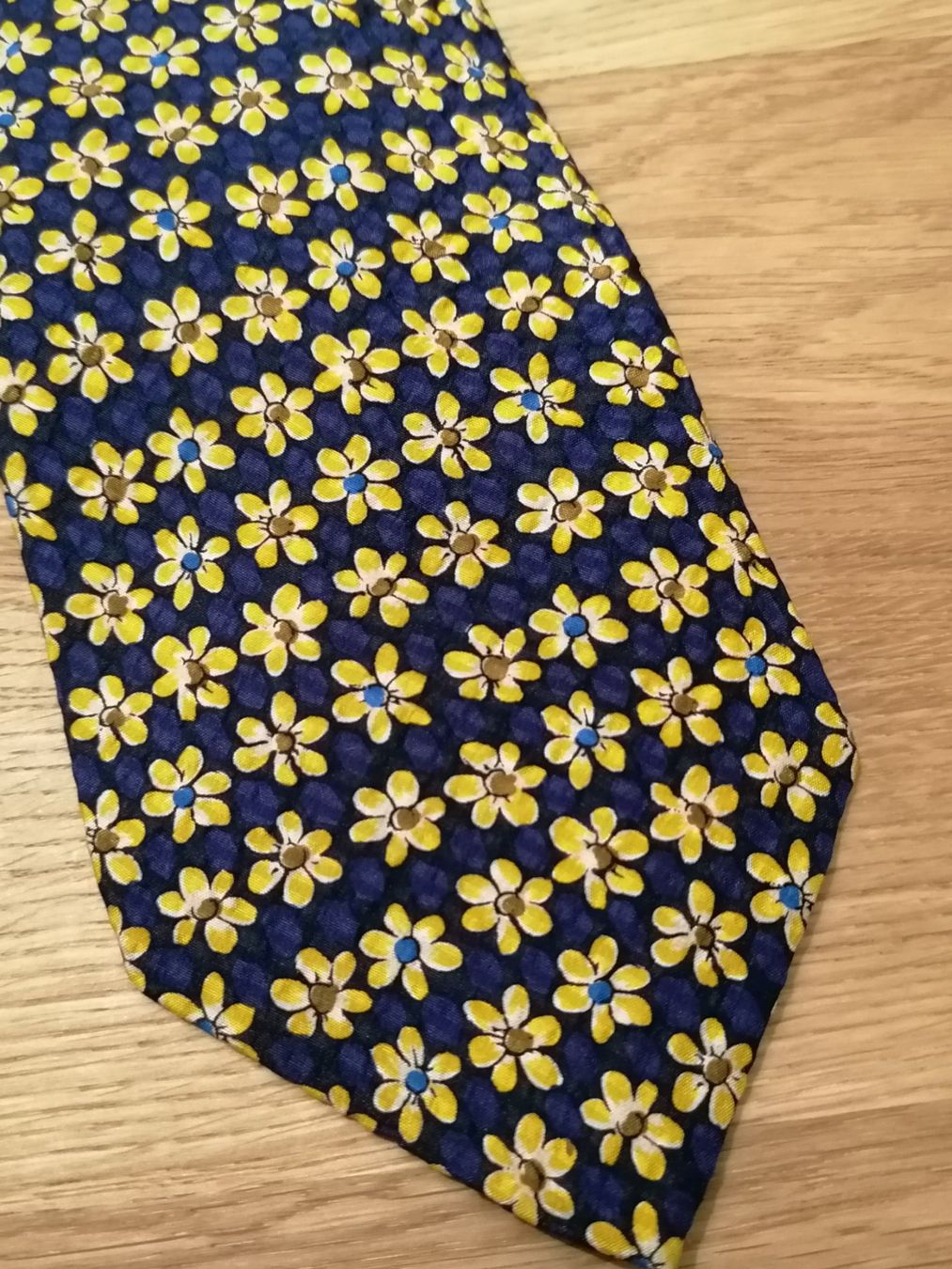 Cravatte: Ungaro Paris Krawatte - Nr. 16 – Usato da Basel venduto da vintagecollector 1