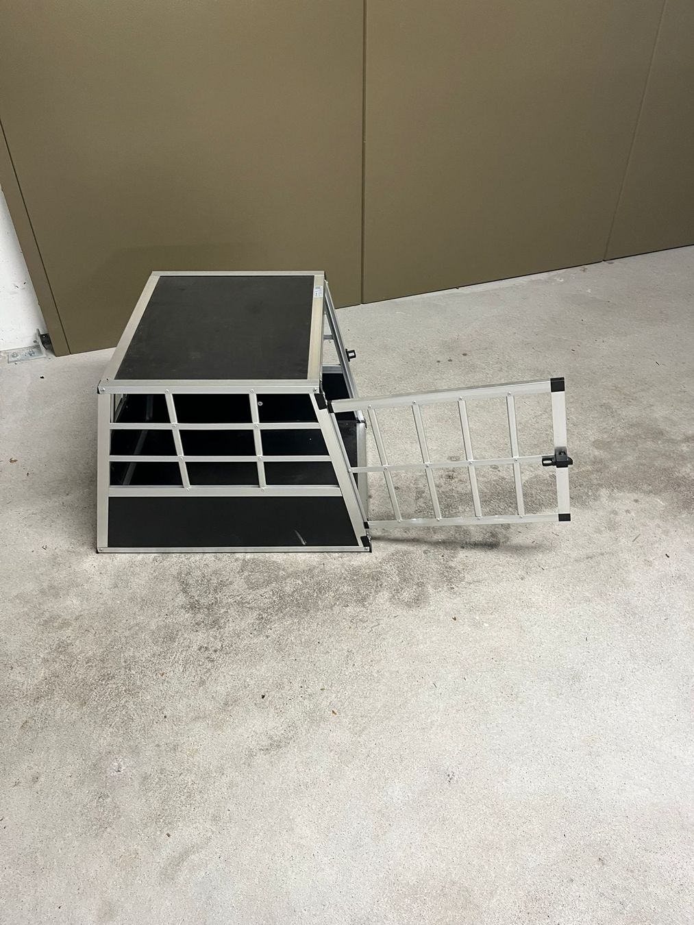 Gabbie, trasporto & Sicurezza: Hundetransportbox M – Usato da Triengen venduto da xgeenam 2