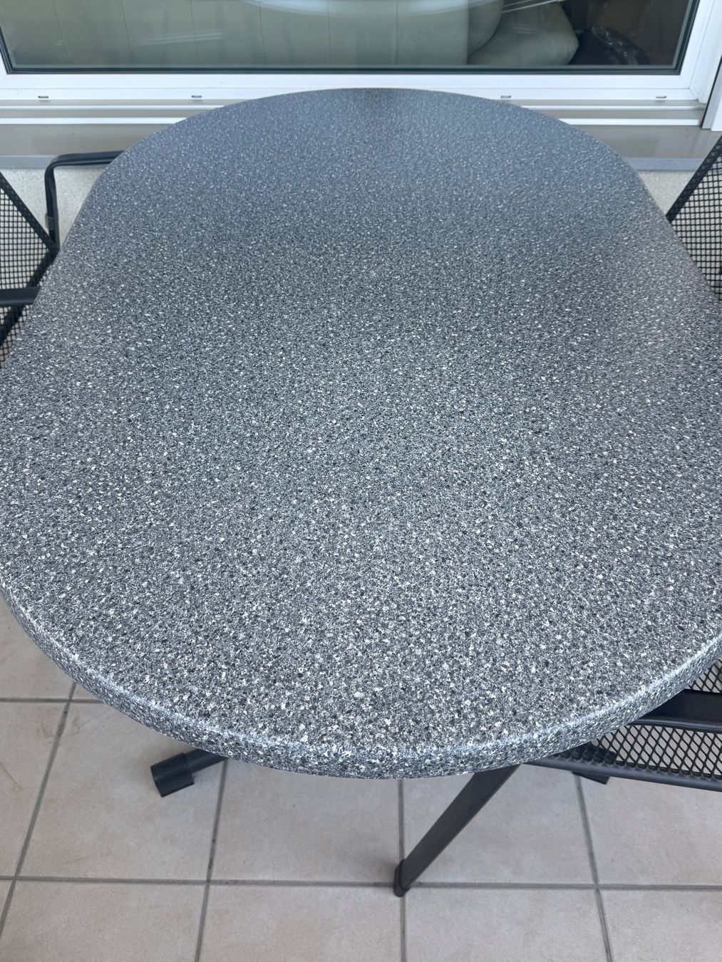 Set di tavolo e panche: Gartenset Tisch mit vier Stühlen – Usato da Klingnau venduto da Umweltklinik 5