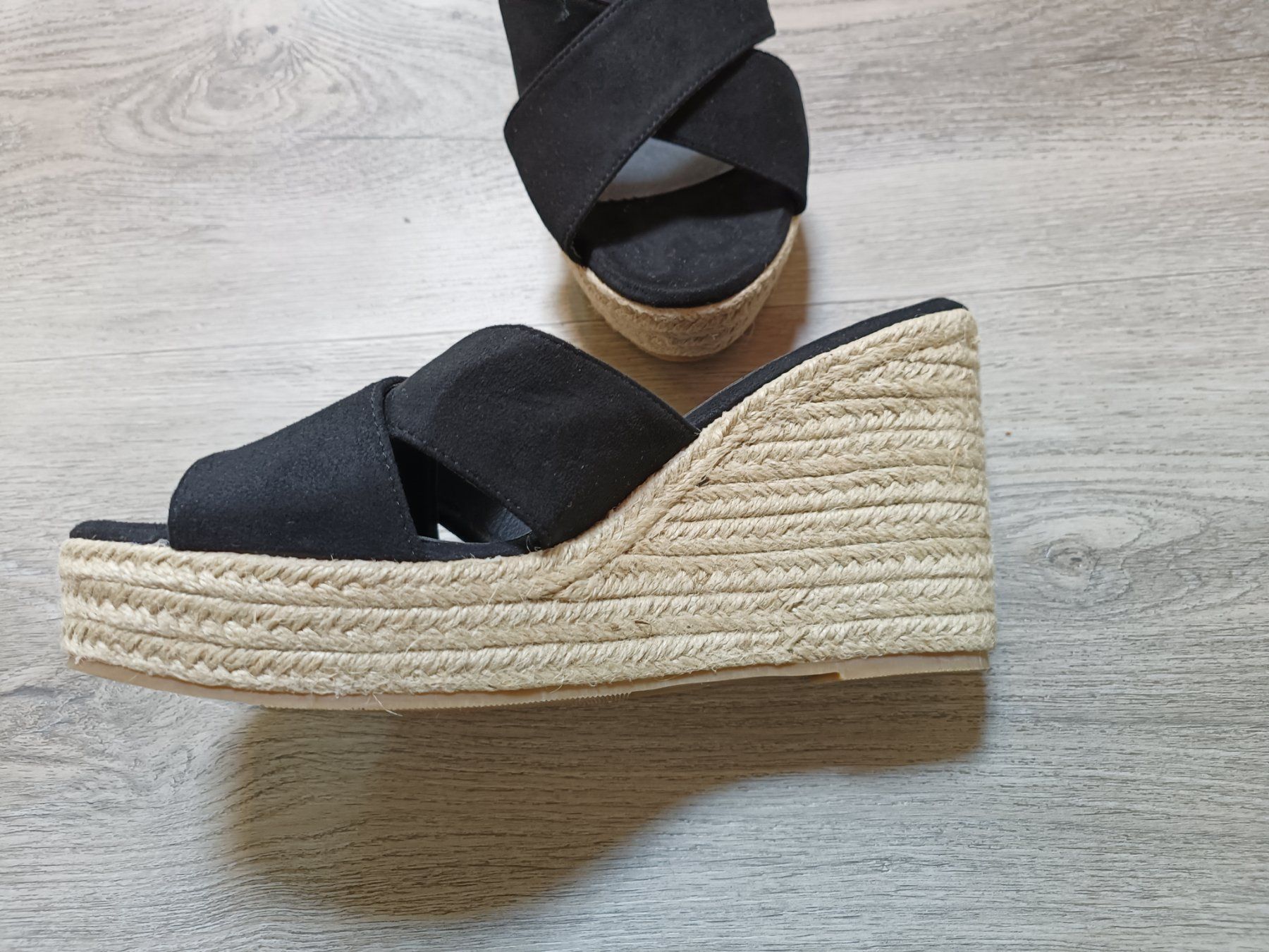Scarpe da donna: Neue Sommerschuhe 40 – Nuovo (secondo la descrizione) da Bätterkinden venduto da Elefantenzoo 2