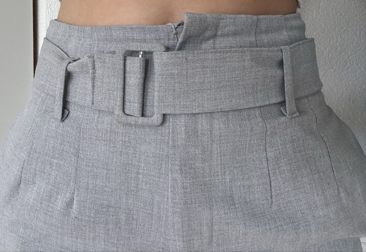 Pantaloni: Graue Stoffhose von Jennyfer, Grösse 36 – Usato da Wabern venduto da est_jw6s 4