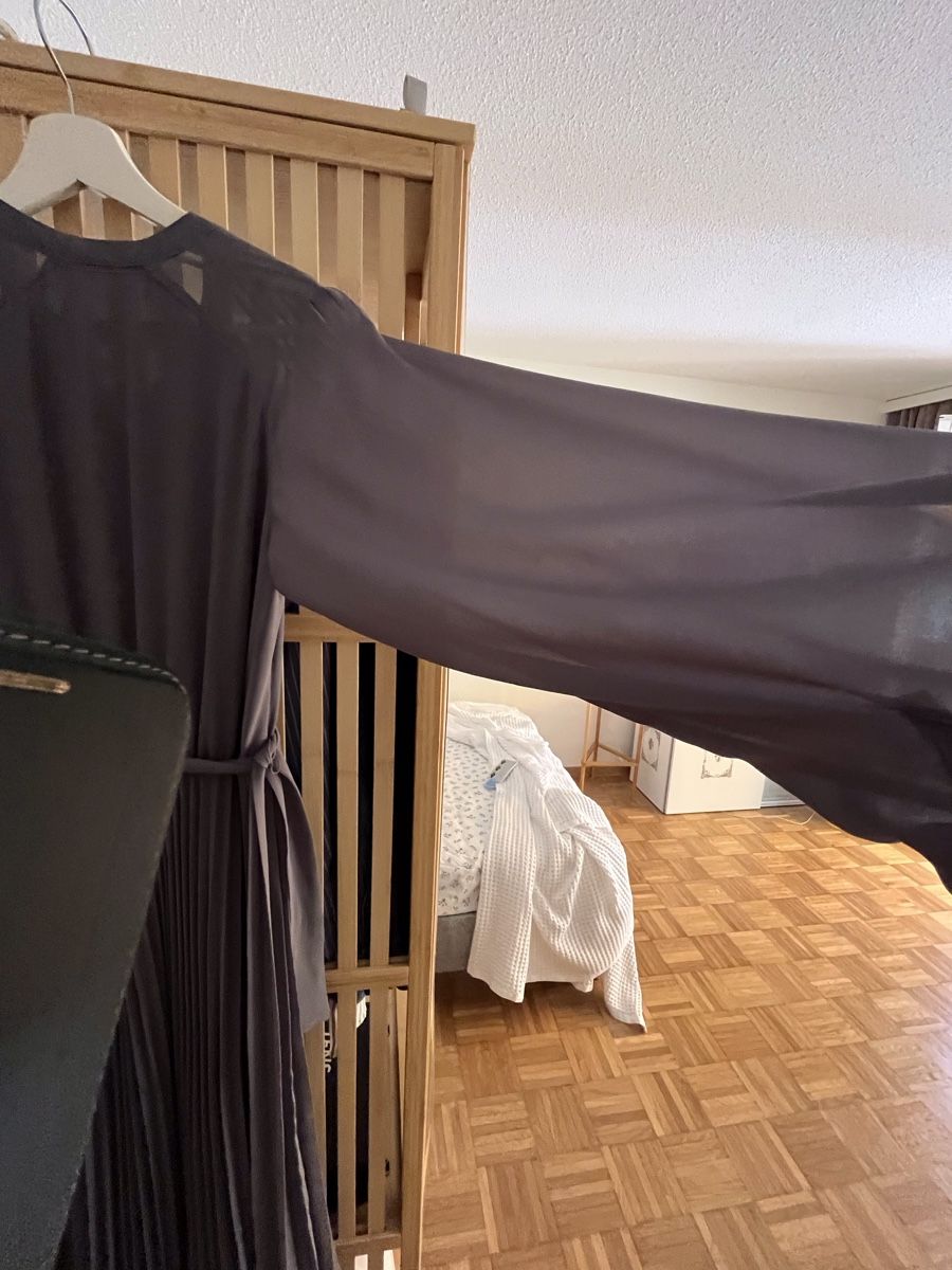 H&M Kleider: Graues Kleid  – Gebraucht aus Dübendorf von NissanCC 3