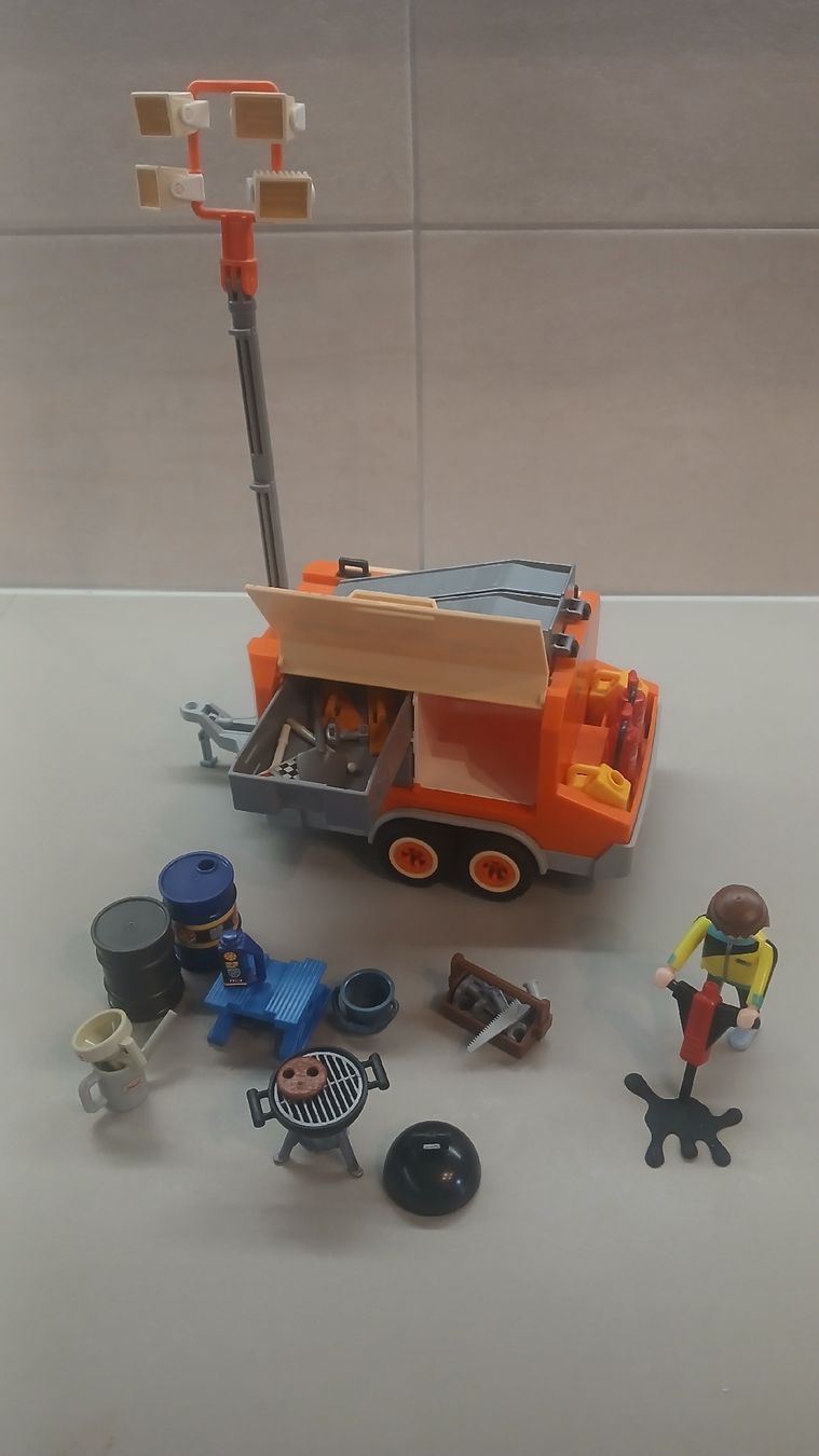 Playmobil Giocattoli: Playmobil remorque de chantier  – Usato da Romainmôtier venduto da PanPan