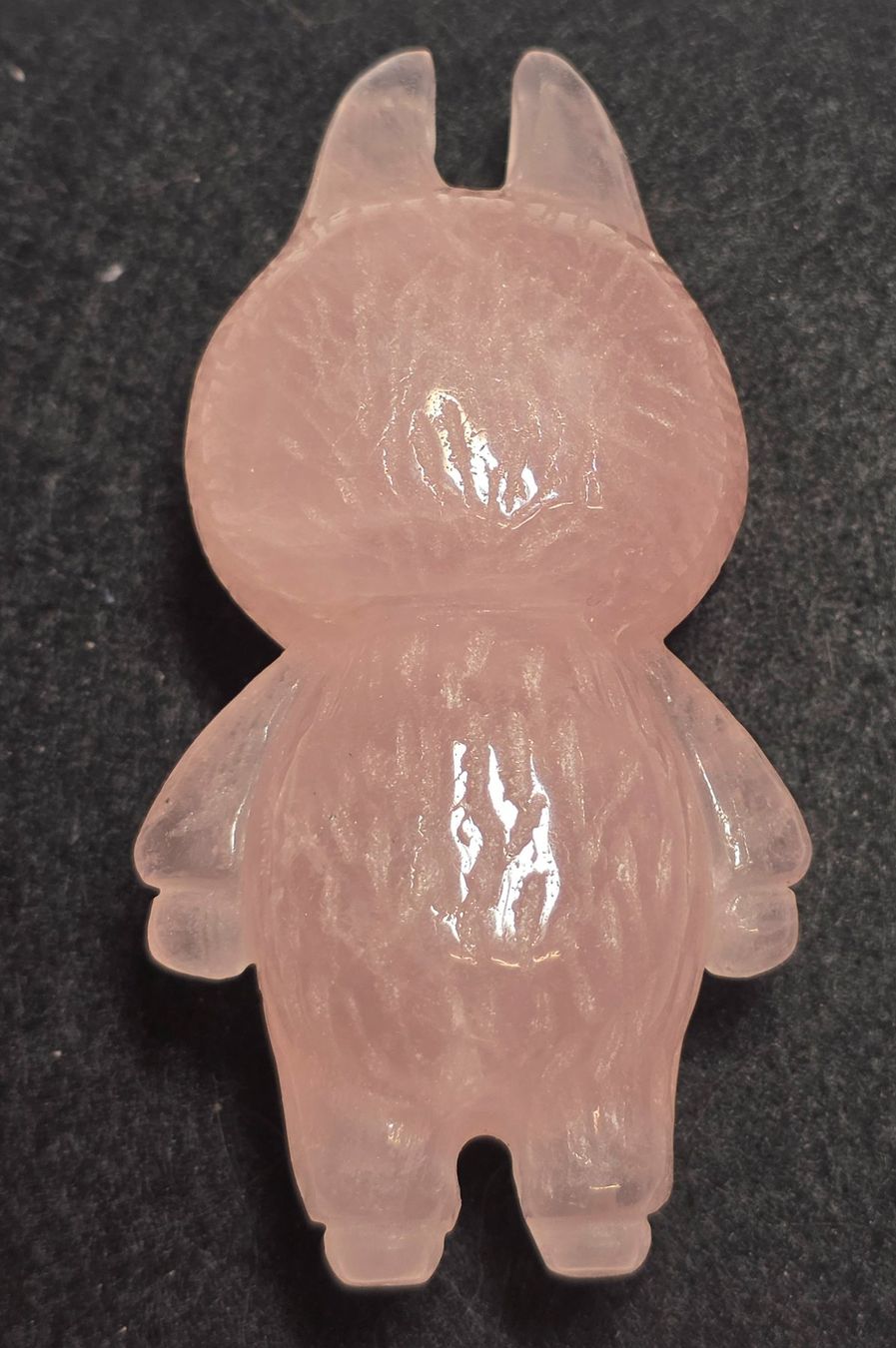 Minerali & Pietre curative: Madagaskar Rosenquarz Labubu 93g – Nuovo e nell'imballaggio originale da Matzingen venduto da Shay_Crystalz 1
