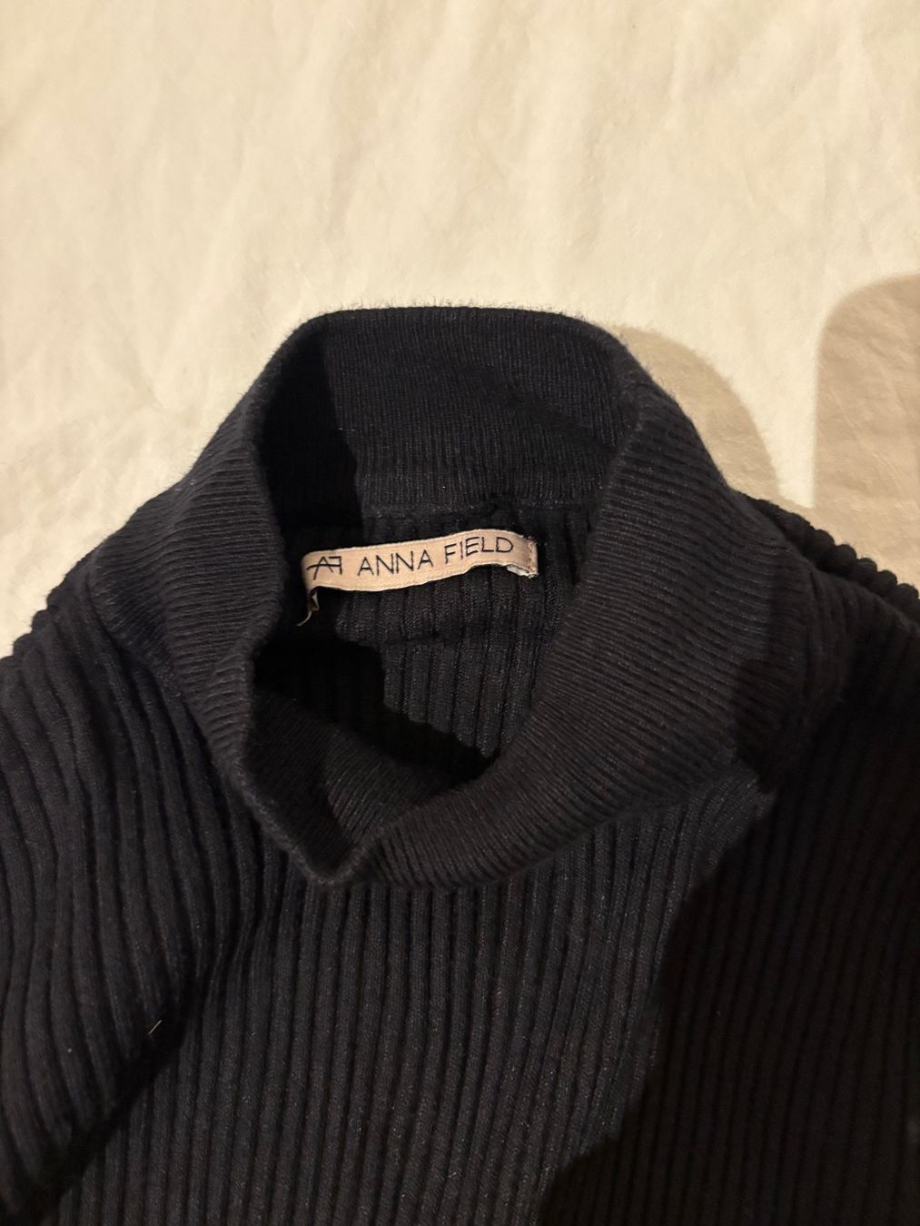 Anna Field Robes: Turtleneck Strickkleid – D'occasion à Zürich par hue_82qd 1