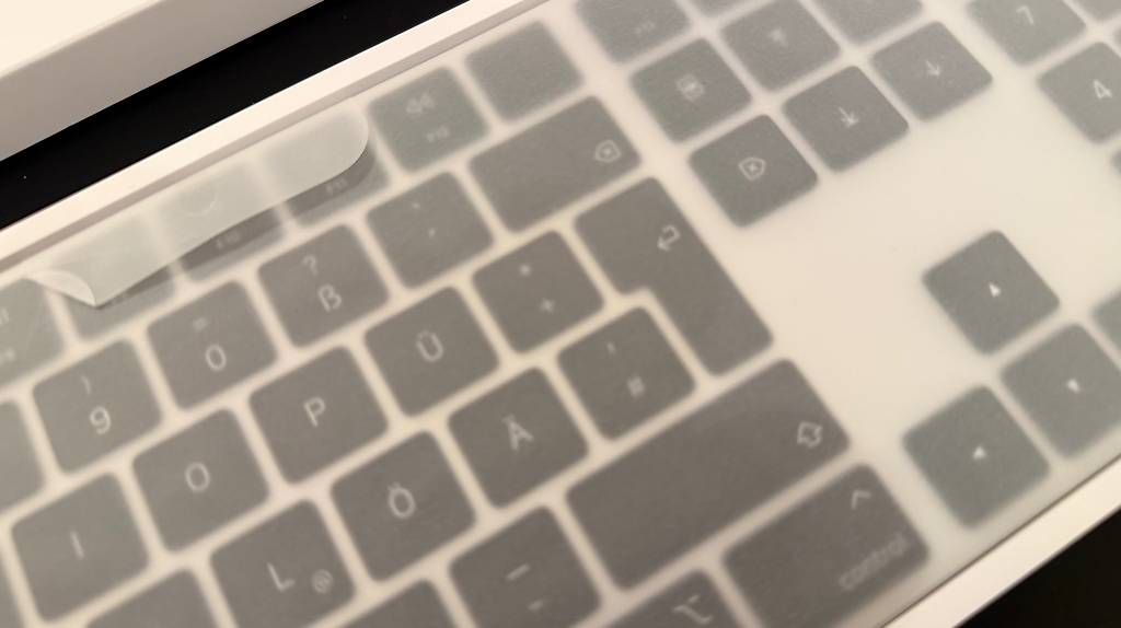 Apple Claviers: Apple Magic Keyboard mit Touch ID & Ziffernblock  Deutsch – D'occasion à Zuchwil par Chtschui 1