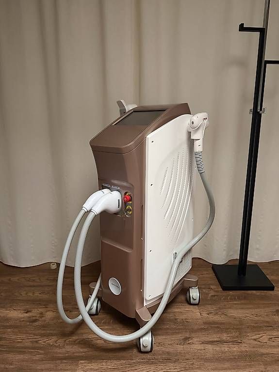 Medizinische Geräte: Haarentfernung Hochleistungslaser Gerät (Sapphire 3 MAX – Gebraucht aus Winkel von taa_s7y5
