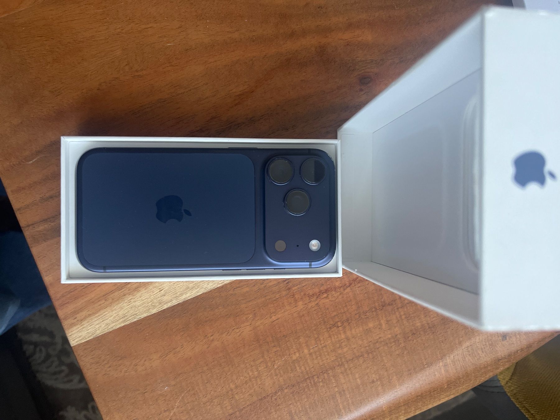 Apple Handys / Smartphones: Apple iPhone 17 Pro 256 GB Deep Blue – Gebraucht aus Winterthur von nonso 4