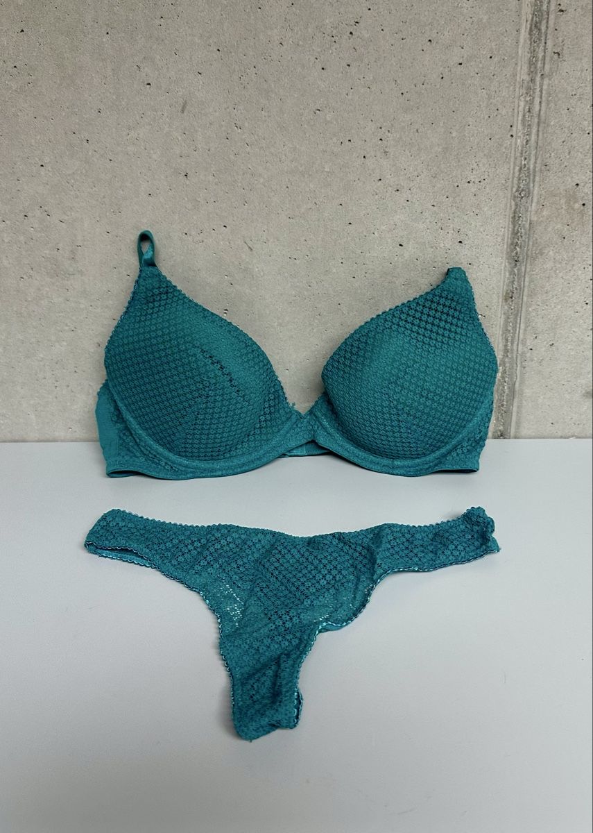 Autres dessous: Türkisfarbenes Dessous-Set – D'occasion à Leuk-Stadt par 2thcircle 3