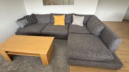 Grosses graues Ecksofa