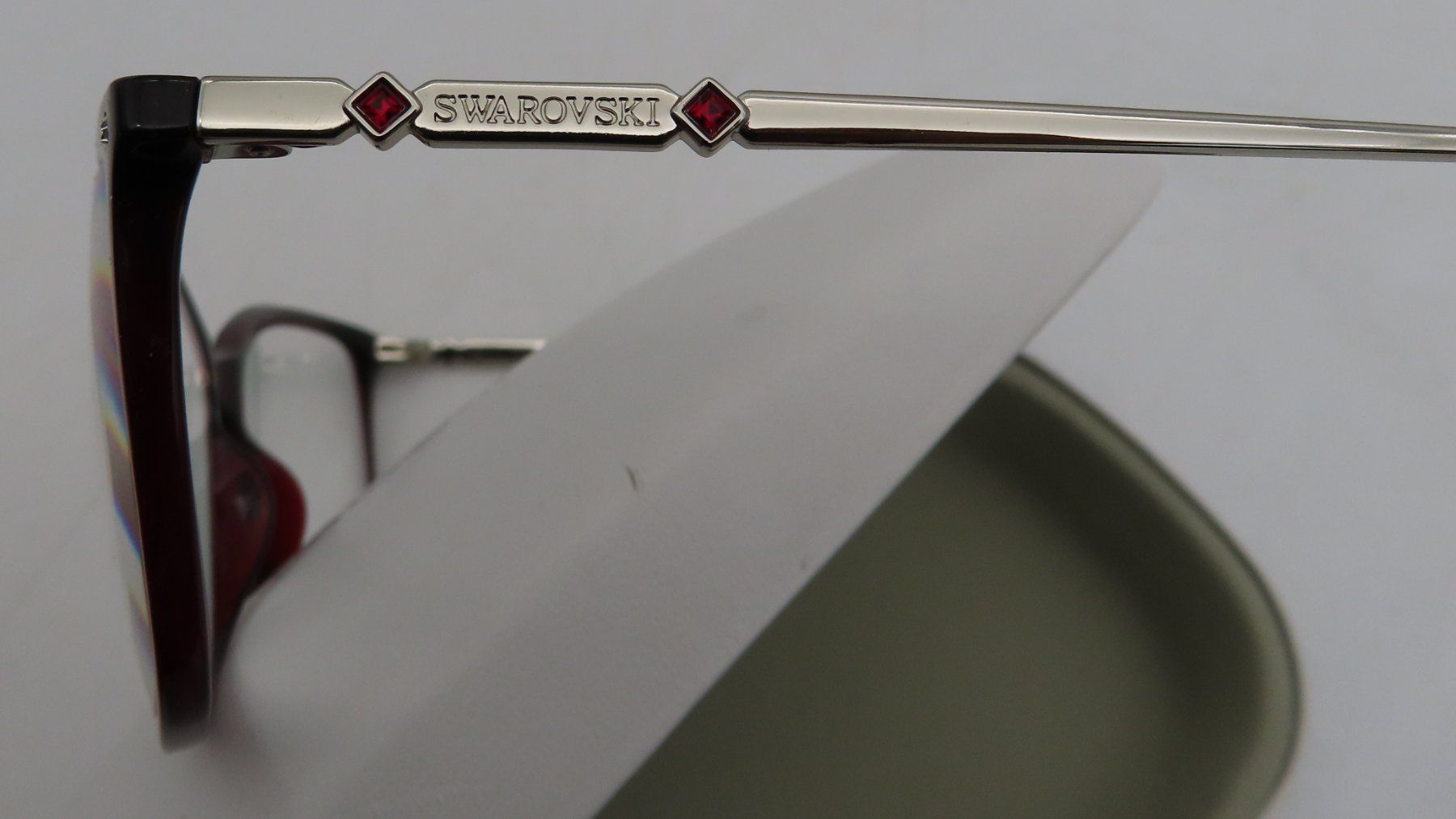 Swarovski Lunettes & Verres: Swarovski Damenbrille – D'occasion à Reinach BL par WBZ-Flohmarkt 9