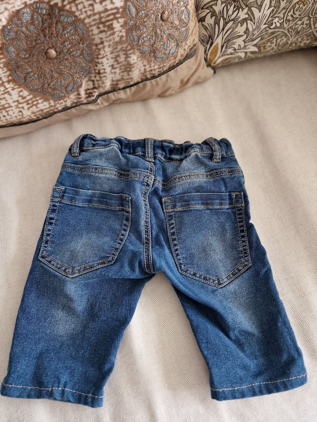 Benetton Pantaloni: Shorts Benetton Gr. 120 – Usato da Zürich venduto da Pemberleys 2