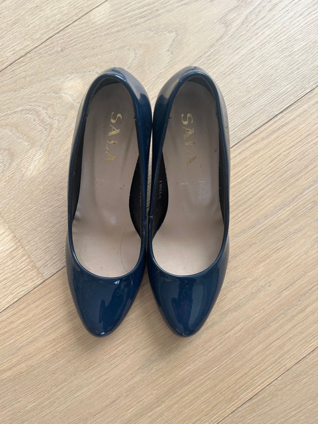 Scarpe da donna: NEU Elegante, dunkelblaue SALA Lack-Pumps, Grösse 35 – Usato da Arbon venduto da vb4all 1