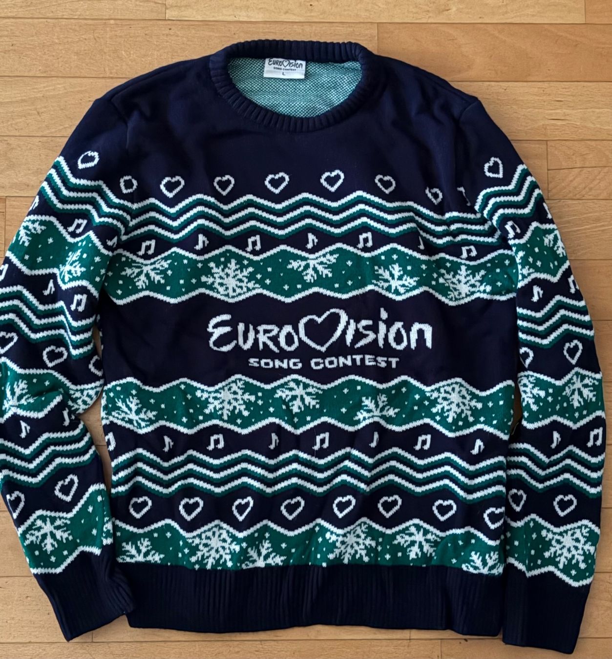 Pullover & Sweatshirts: Eurovision Weihnachtspullover – Gebraucht aus Egg b. Zürich von Luckybilly