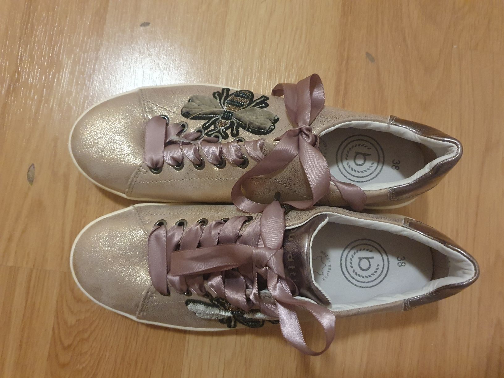 Scarpe da donna: neue Sneaker von Bugatti – Nuovo e nell'imballaggio originale da St. Gallen venduto da 1811123 1