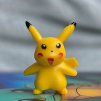 Pokémon Figur Pikachu + 4× Überraschungsfiguren  – 1Fr.