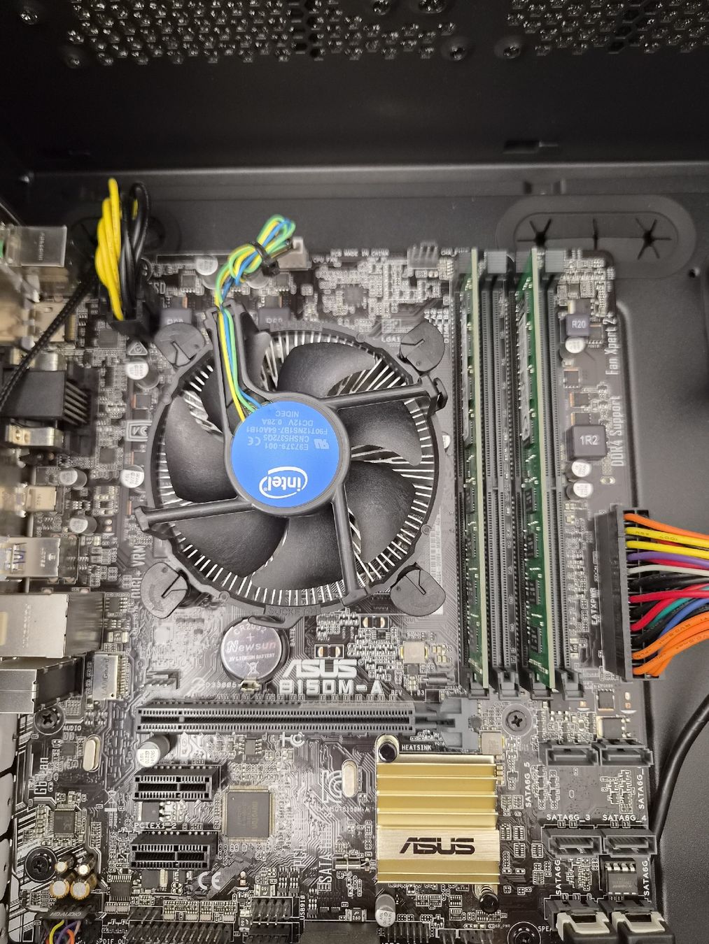 Asus PCs: PC Asus Board, i5, 8GB, 460W PSU – Gebraucht aus SCHAFFHAUSEN von Atami99 1