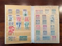 Briefmarken-Sammlung und alte Postkarten