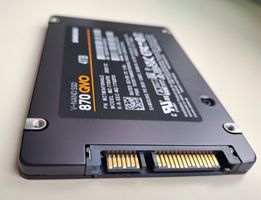 Samsung SSD 870 QVO 4TB SATA – 4 TB