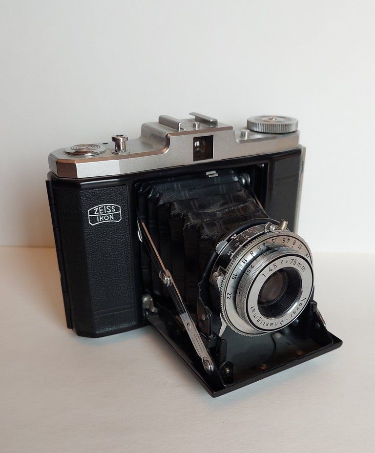 Zeiss Fotocamera: Zeiss Ikon – Usato da winterthur venduto da ahmadeus 2