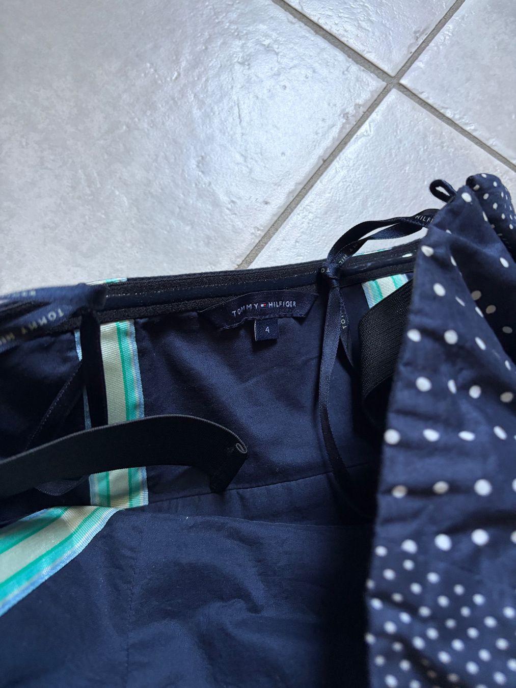 Tommy Hilfiger Vestiti: Robe bustier Tommy Hilfiger bleu imprimé taille S – Nuovo (secondo la descrizione) da Vallamand venduto da joa_6v5n 2