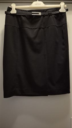 Jupe noire droite longueur genoux Anna Field taille 36