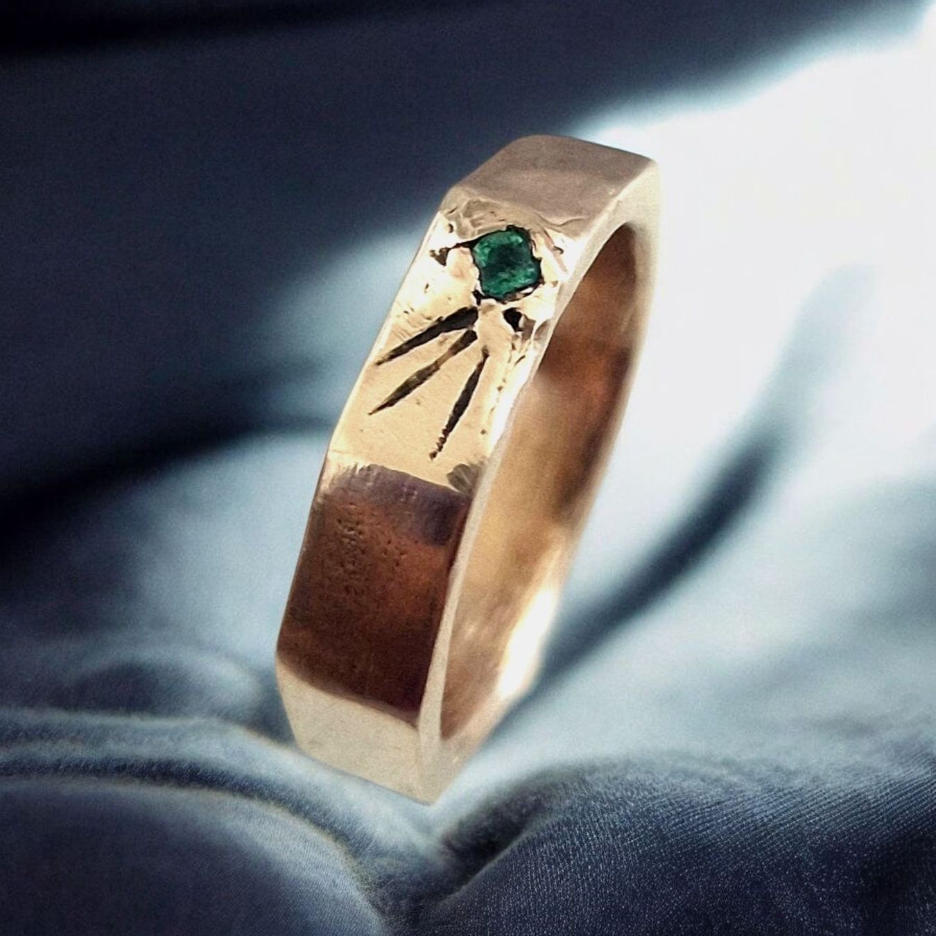 Anelli: Achteckiger Ring,  Bronze mit Smaragd, Ringgrösse 52 – Nuovo e nell'imballaggio originale da Aarau venduto da Schmuckhoehle_MD 5