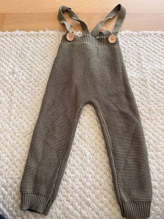 Lik&Ley Strick-Hose mit Trägern, Grösse 1-2 Jahre top!