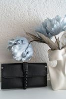 Schwarzer Handgefertigter Leder-Geldbeutel "Sleek Sophistica