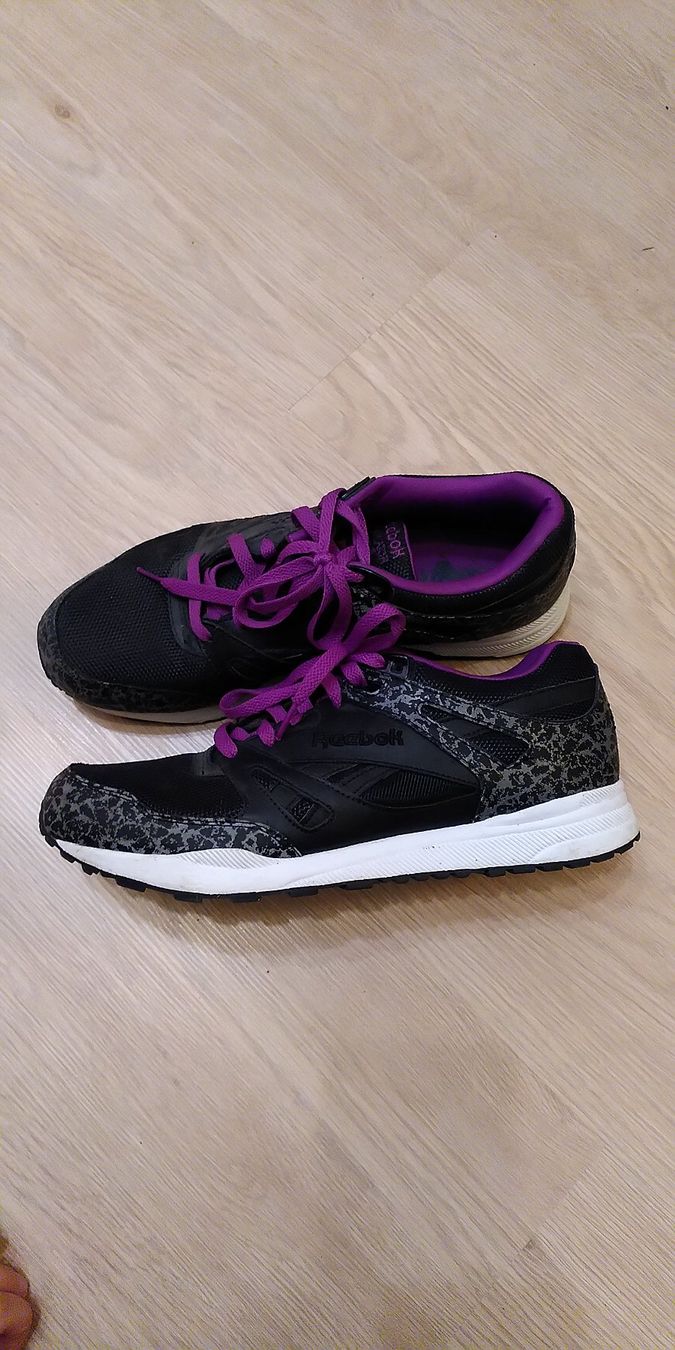 Reebok Herrenschuhe: Reebok Schuhe Grösse 43 – Gebraucht aus Zürich von alessa88 1