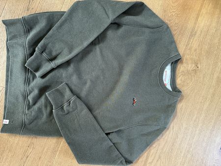 Revolution Pulli, Olivgrün, Grösse in S