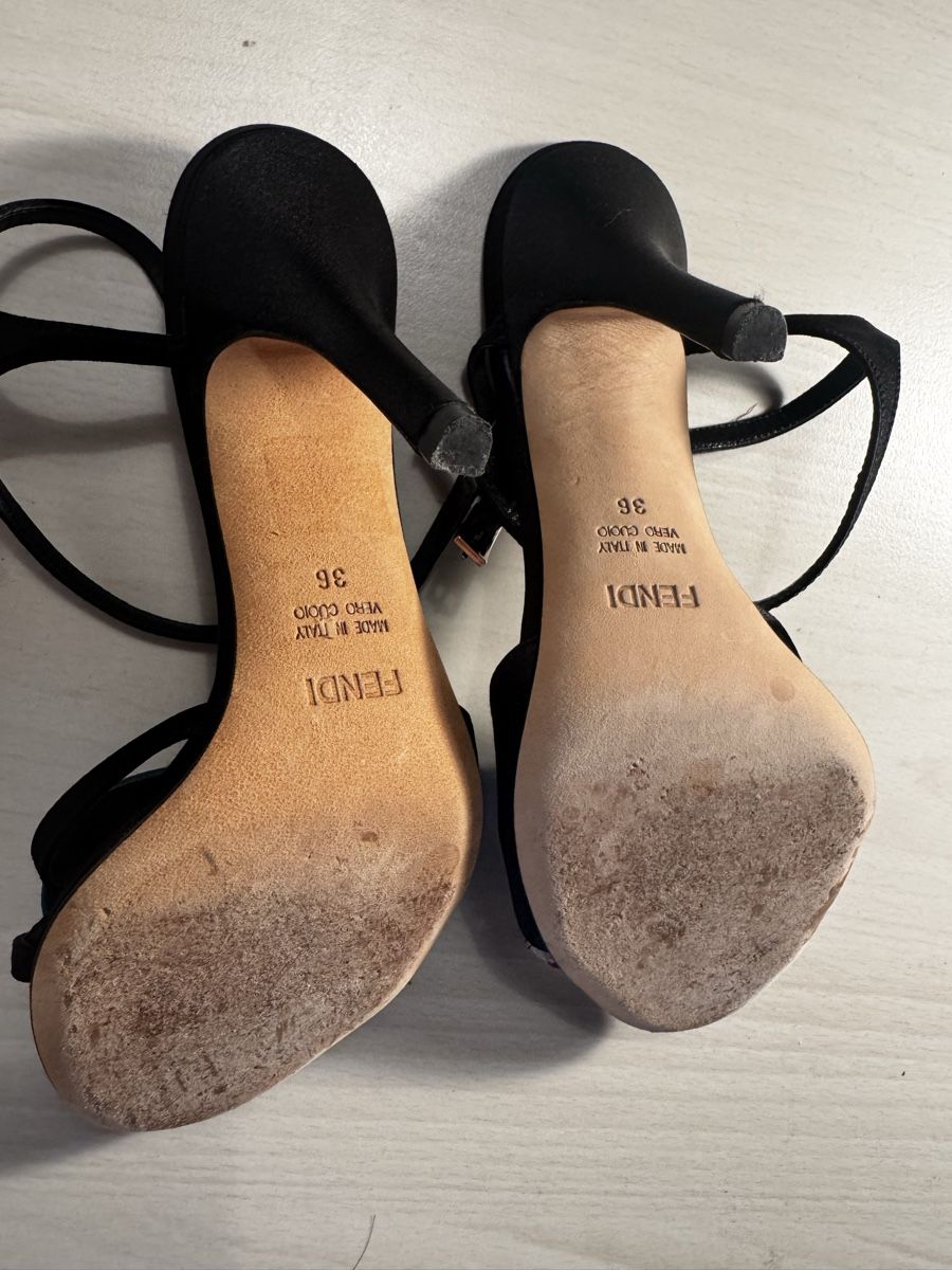 Scarpe da donna: Fendi Wildleder Sandalen Heels – Usato da Spreitenbach venduto da captaincrunch 1