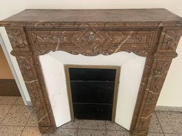 Antike Jugendstil Kaminumrandung Marmoroptik