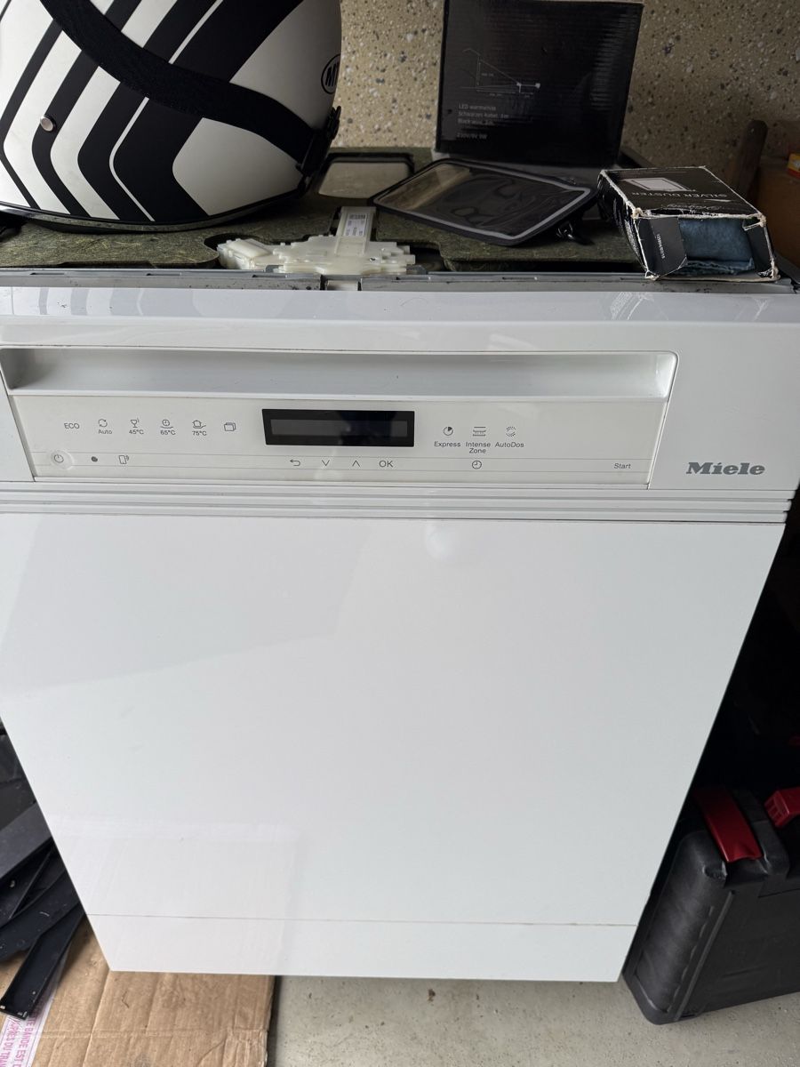 Lavastoviglie: Lave vaisselle Miele – Usato da Morges venduto da rez_62g7