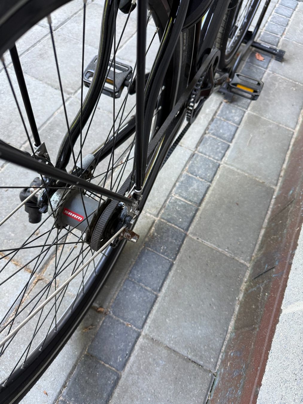 Biciclette: Electrolyte Strassenfeger - light-assist E-Bike – Difettoso da Gasel venduto da Alter_Ego 3