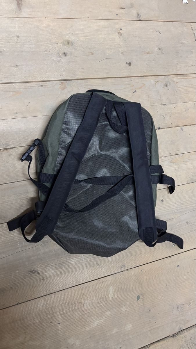 Schweizer Armee Zaini: Schweizer Armee Tagesrucksack – Usato da Büren an der Aare venduto da FindyourPops 1
